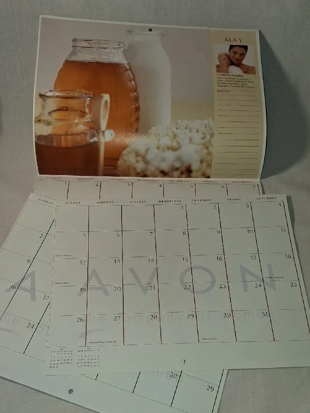 Vintage 2002 Avon Calendar 